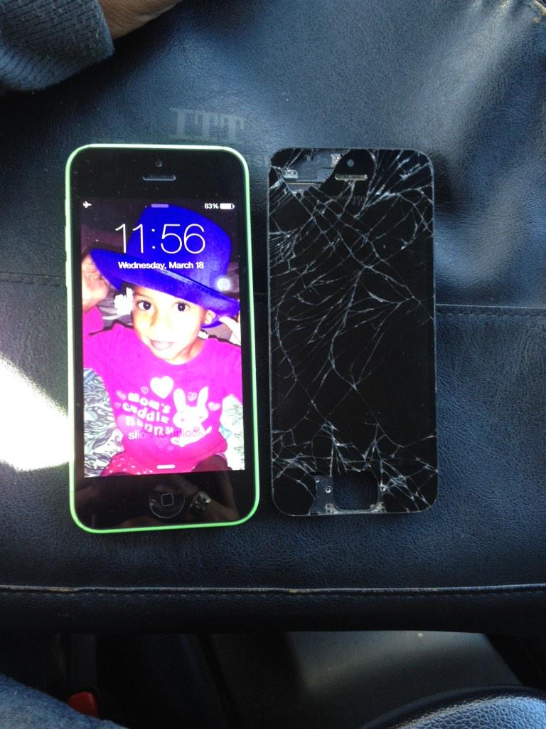 Don_DonComp's tweet photo. iPhone 5c screen and home button fixed. #DonComp #FixiPhones #AppleRepair #Philly http://t.co/OHeMRaDHaX