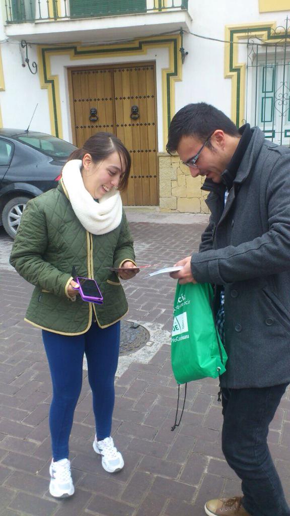 JSAJaenCep's tweet photo. Hoy en #Cazorla y #Quesada para convencer a lxs vecinxs de que el 22M aquí tiene que ganar @_susanadiaz #YoConSusana http://t.co/o6uhW4yU9Z