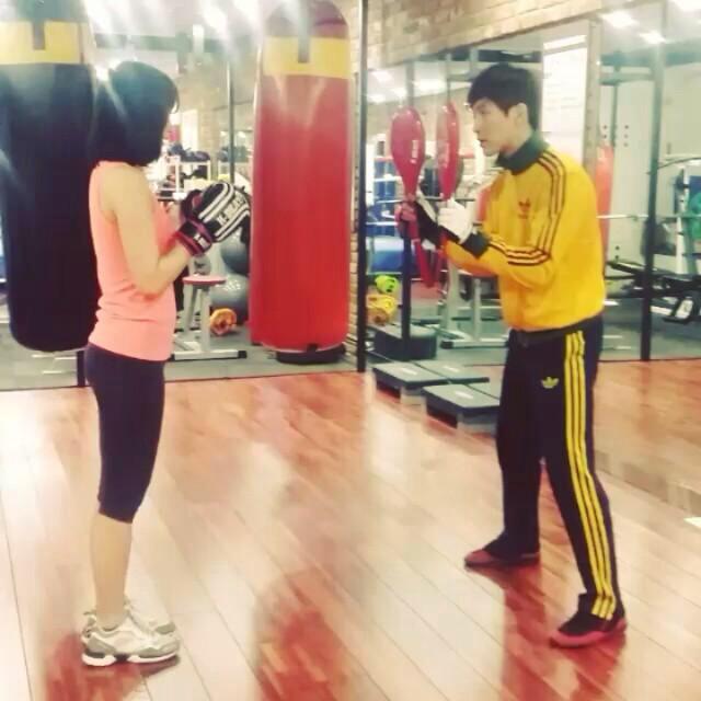 LIMESTAGRAM__'s tweet photo. [LIMESTAGRAM] 두다다다다다다다다다 #라임 #복싱 #스피드펀치 (trans : dudadadadadadadadada #Lime #Boxing #Speedpunch) http://t.co/gUe1ItG6sR