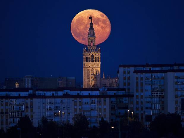 windamar's tweet photo. Solar eclipse, Supermoon, Spring equinox: Friday see 3 rare sights http://t.co/PXdOZlIGkO #gaytravel #LGBT #teamgay http://t.co/smKej0EaNv