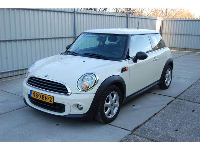 AutoSZwart's tweet photo. Net binnen gekomen: #Mini One 1.6 uit 2012 met slechts 41.000 KM! http://t.co/zpMpKv3l9Z