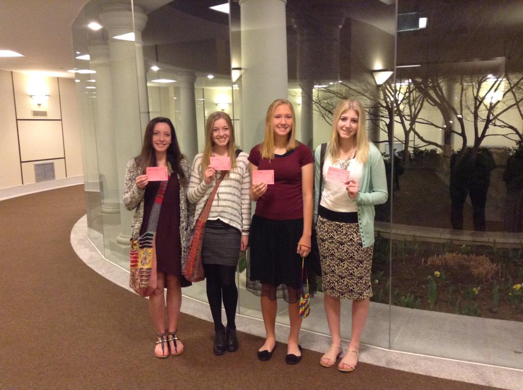 Pipsqueak_lyss's tweet photo. Im running on 45 minutes of sleep, but I'm so glad I could spend the morning at the temple! #dohiswork #KnowHeLives http://t.co/a9B4i4ZzOQ