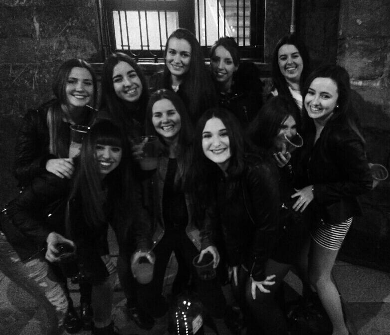 Sinses's tweet photo. Noches y más noches como esta💃 http://t.co/SQAVEbhDGA