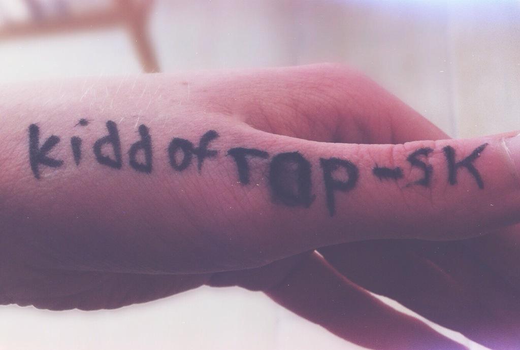 thnkgrl's tweet photo. Langeweile im Unterricht gehabt🙌✌️🙈 #Kiddofrap #TFS #Killit @sierrakiddxo http://t.co/ykLTwAodmz
