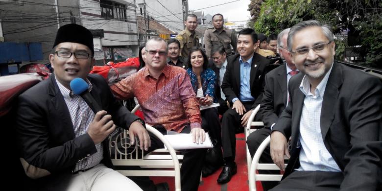 Ridwan Kamil dan Dubes Inggris Rencanakan Laga Persib Vs Liverpool infobandung.co.id/ridwan-kamil-d… via <a href="/infobandung/">infobandung</a>