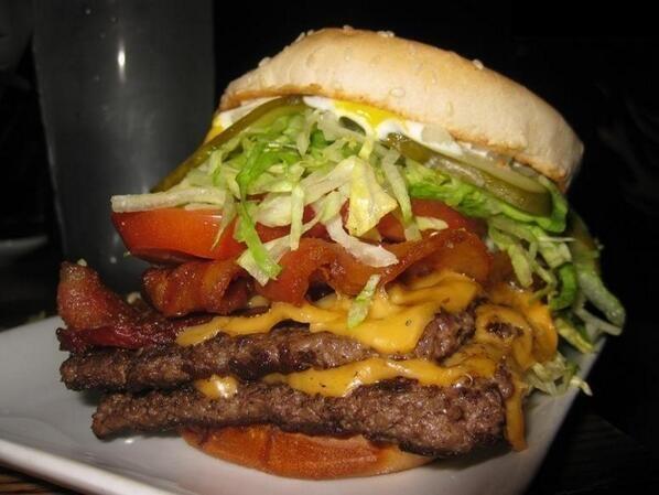 BestFoodgasm's tweet photo. Brooklyn Style Double Bacon Cheeseburger http://t.co/8RcFNiCSf9