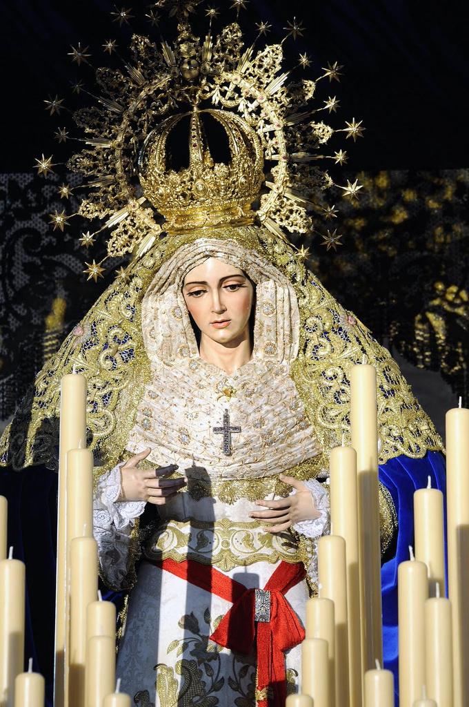 ArcoDelPostigo's tweet photo. Armonía sevillana, Aurora de Resurrección... http://t.co/mu9Hst2vCB