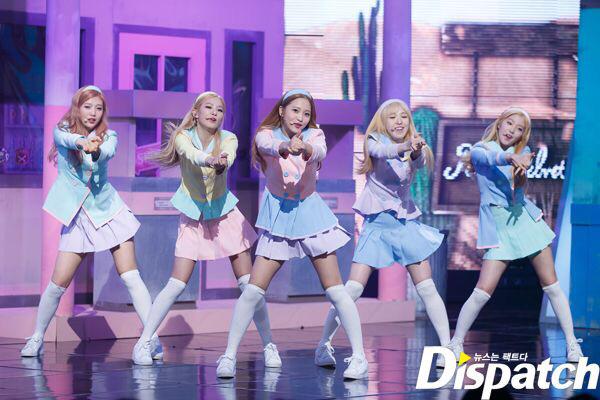 jjkabtsx's tweet photo. "5REDVELVET: [PRESS] 150319 #레드벨벳 Comeback Stage at MCountdown http://t.co/uSd67acQwB"
