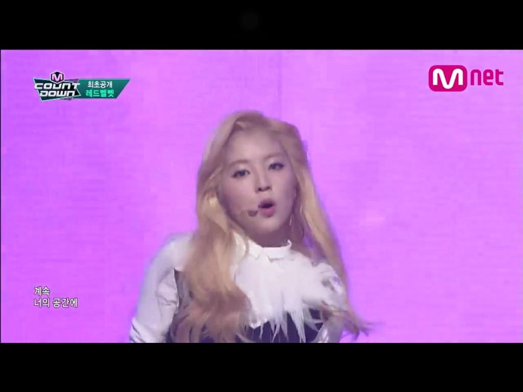 jjkabtsx's tweet photo. "RedVelvetOffice: [Screen Capture] #레드벨벳 Automatic stage at M Countdown 

-LA- http://t.co/eGWhBaJxrx"