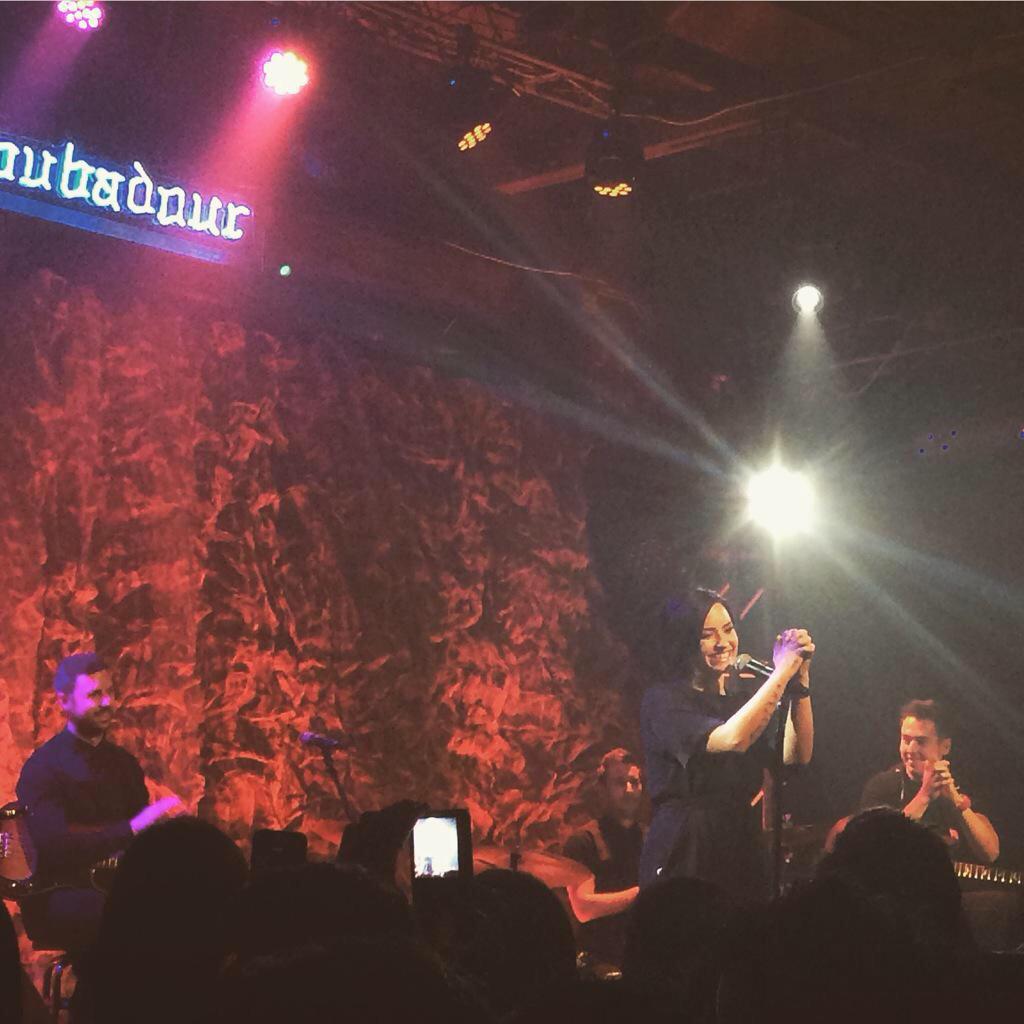 DemiFantasia's tweet image. Demi en el evento del Lovato Scholarship el 18/Marzo (5-8) #DemiLovato ''Really Don't Care'' #HitTheRoad @radiodisney