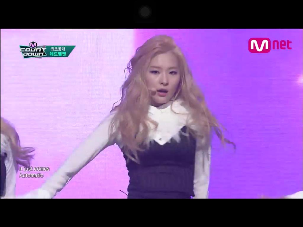jjkabtsx's tweet photo. "RedVelvetOffice: [Screen Capture] #레드벨벳 Automatic stage at M Countdown 

-LA- http://t.co/eGWhBaJxrx"