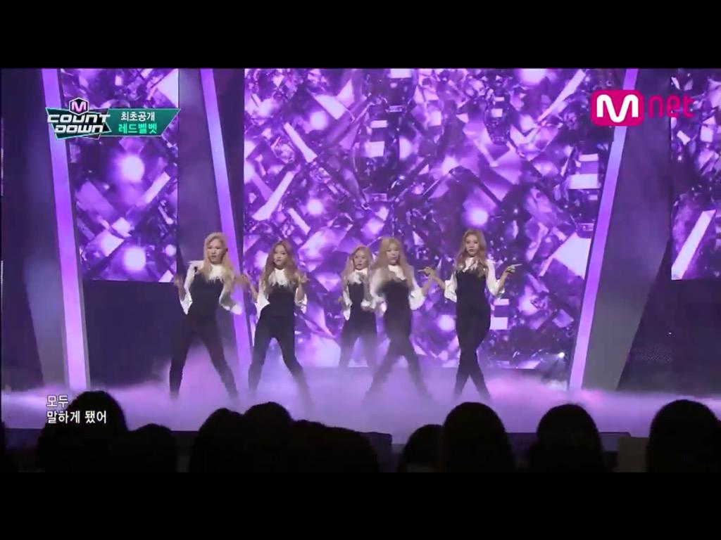 jjkabtsx's tweet photo. "RedVelvetOffice: [Screen Capture] #레드벨벳 Automatic stage at M Countdown 

-LA- http://t.co/DXZEeyVJNZ"