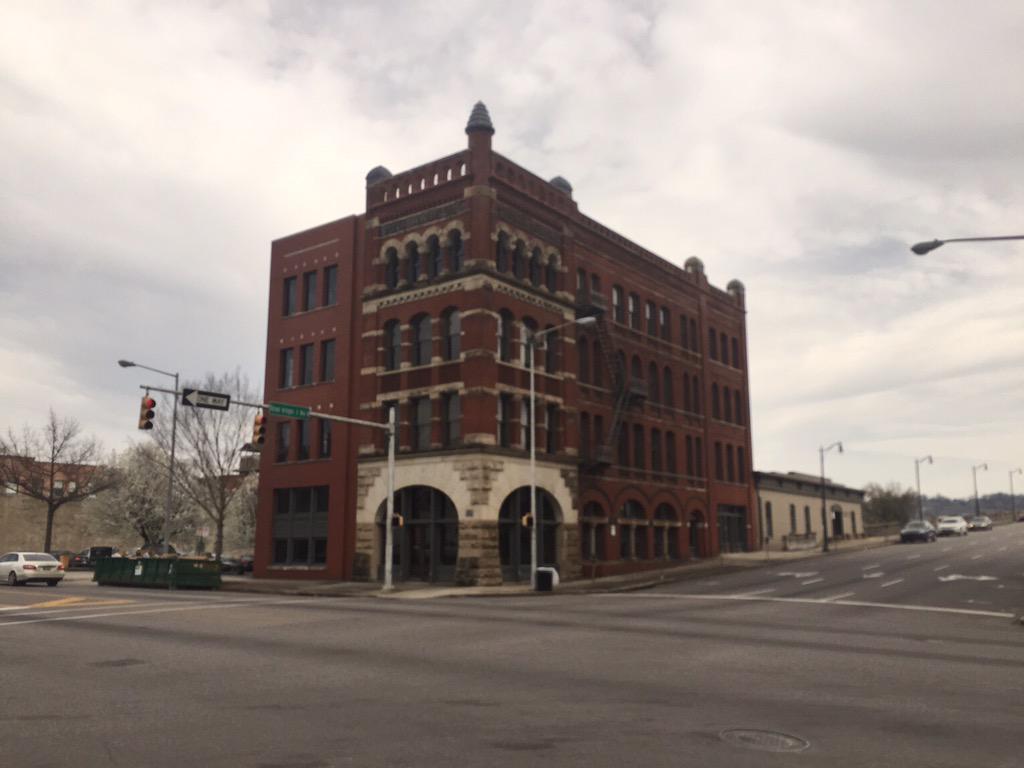 markgorrieregan's tweet photo. Gotta love downtown Birmingham! Beautiful architecture, friendly folks. Best kept secret in the South! http://t.co/E56zLWmldl