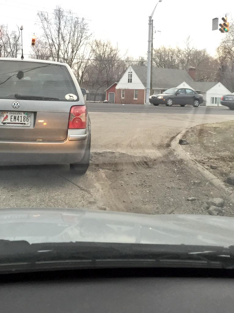 ecarT_'s tweet photo. Look @ this pothole #workofsatan http://t.co/xCbtsLqCtc