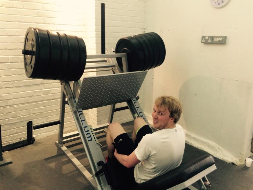 Getting stronger <a href="/thewhitewood/">Nick Wood📱</a> ?
<a href="/BodystudioE2/">Body Studio</a> #bodytransformation #results