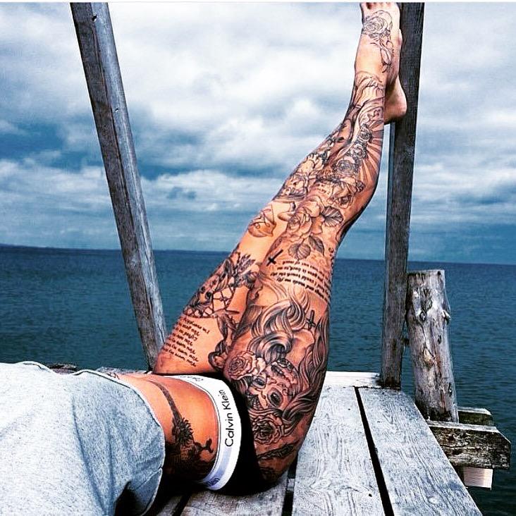 kanetoas98's tweet photo. #girls #with #tattoo's http://t.co/QvMRKYcZel
