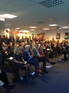 VenVN's tweet photo. Bomvolle zaal met @hbakk @actizkoster bij start campagne @Daarzitmeer8er Meer hbo-verpleegkundigen naar ouderenzorg http://t.co/IuV08UVQ9J