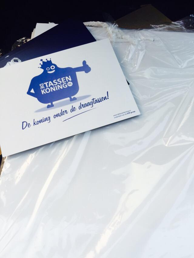 Hoffelijk ontvangen op het paleis van de <a href="/DeTassenkoning/">De Tassenkoning</a>. #draagtassen opgehaald voor de Ladiesnight van de #RT22