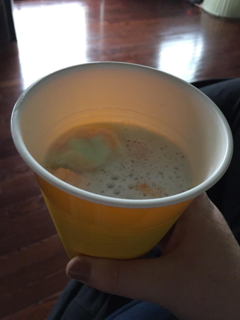 YaGirl_Gates's tweet photo. Only my husband makes party punch at home for no reason...... Lol #daddycravings #PregnancyProblems http://t.co/gVlrLGCsIh