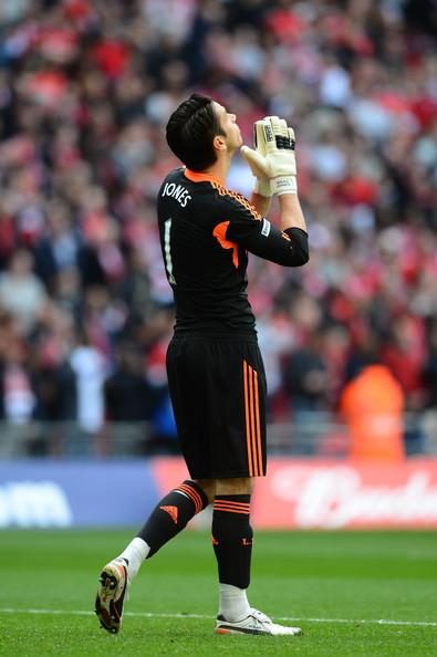 Happy Birthday to Liverpool keeper, Brad Jones. 
