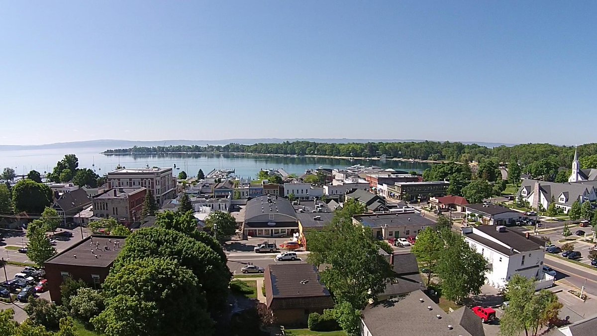 Warm weather is on the way!! Keep your fingers crossed, we are!! #harborsprings #purebeauty #homeawayfromhome