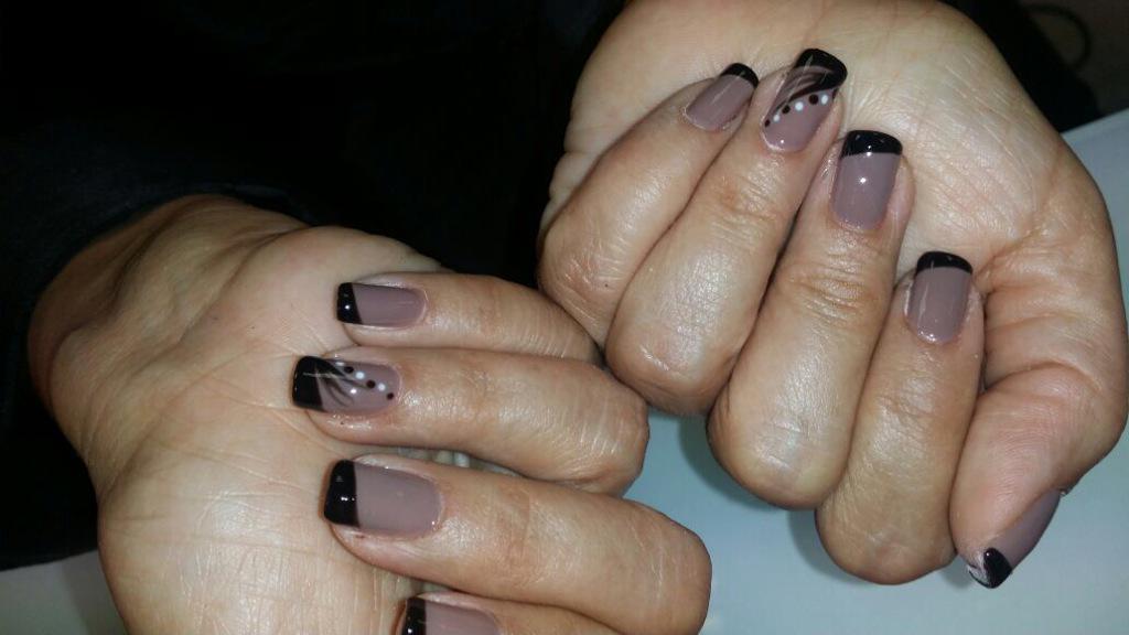 nfpaseoflorida's tweet photo. #uñas #Madrid #manicura #cafe #negro #nail #naildesign #nailart #flores #ccprincipepio http://t.co/Q7kAgJcoGA