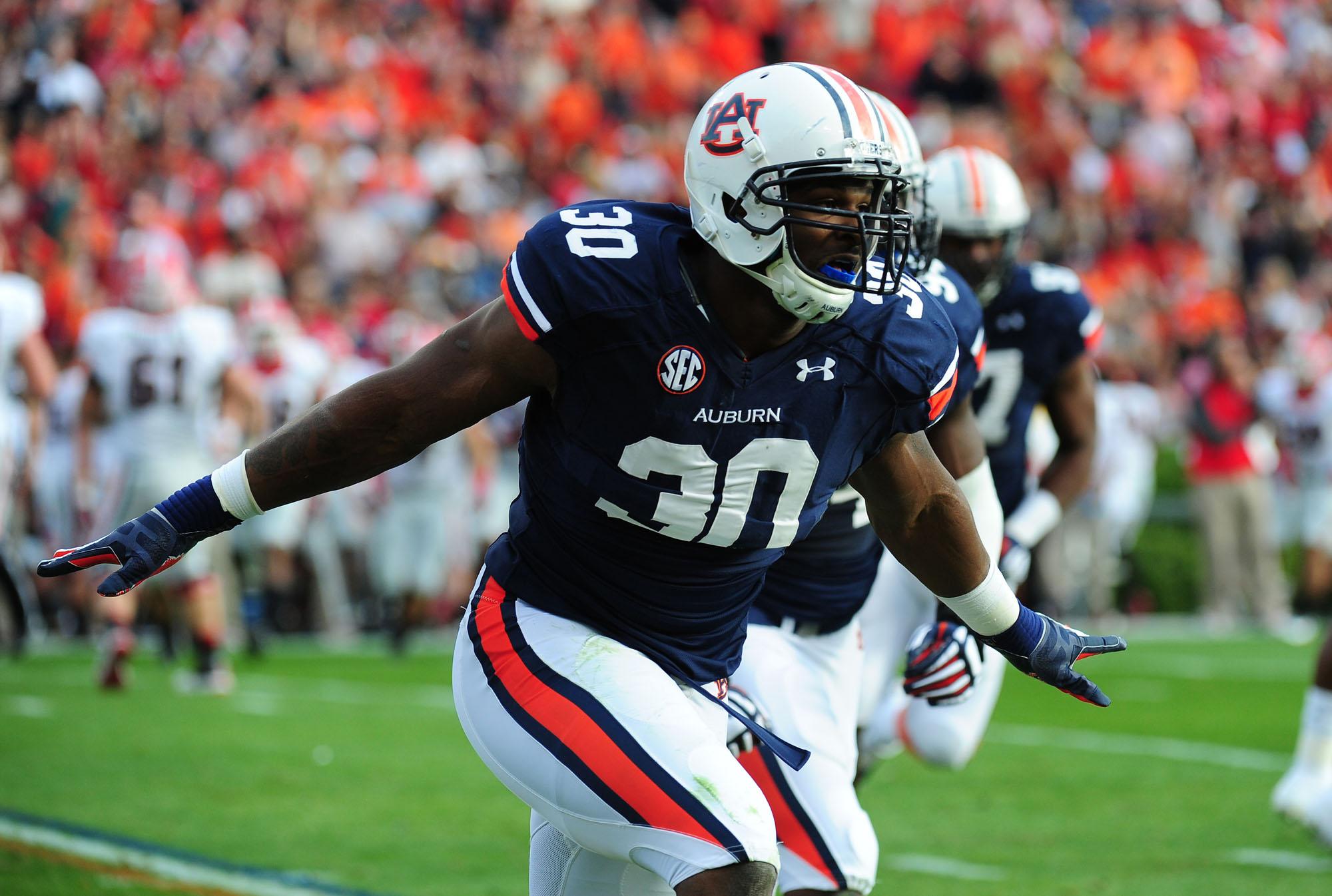 Happy 24th birthday to the one and only Dee Ford! Congratulations 