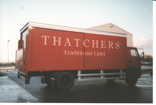 thatchers_cider's tweet photo. We’ve come across this great photo of one of our earlier delivery lorries… #takesusback #tbt http://t.co/RTFFwo11Mj