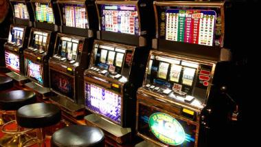 Grandma Abandons Child to Play Slots:
excellentslots.net/game-news/gran…