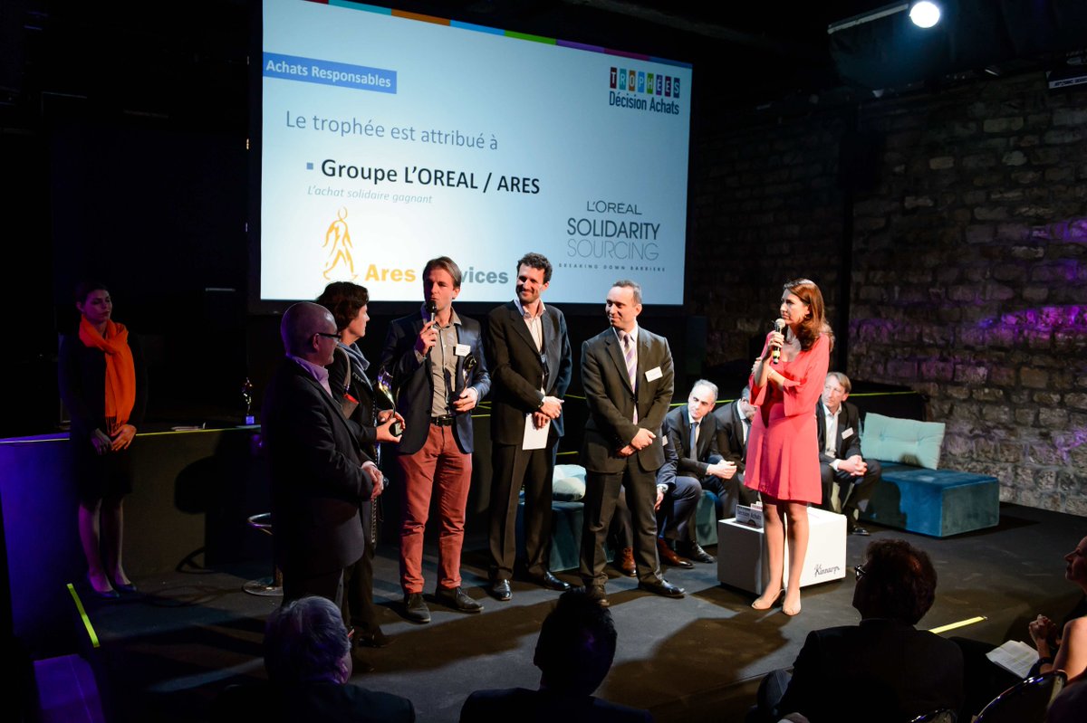ThibsDe's tweet photo. http://t.co/mROrNIazPt Décision Achats récompense la collaboration @AresAssociation et l'Oreal. http://t.co/r6CKivB2MH