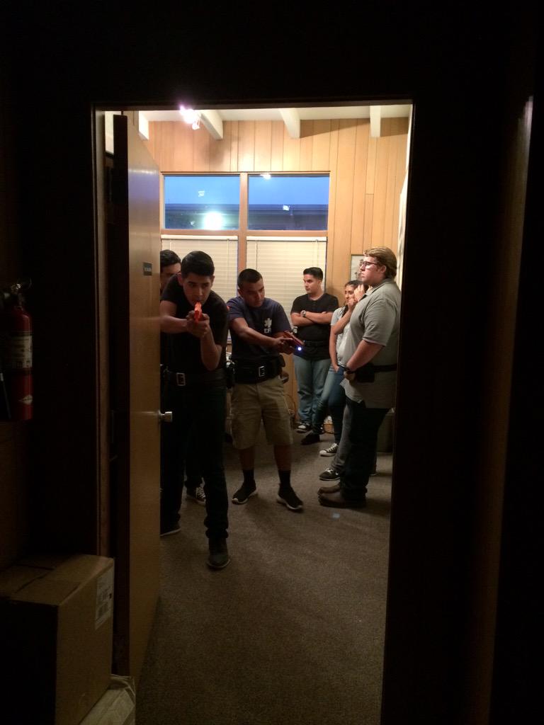 FillmoreExplore's tweet image. Explorers Learn how to clear buildings for LASD Competition. #LASDExplorers