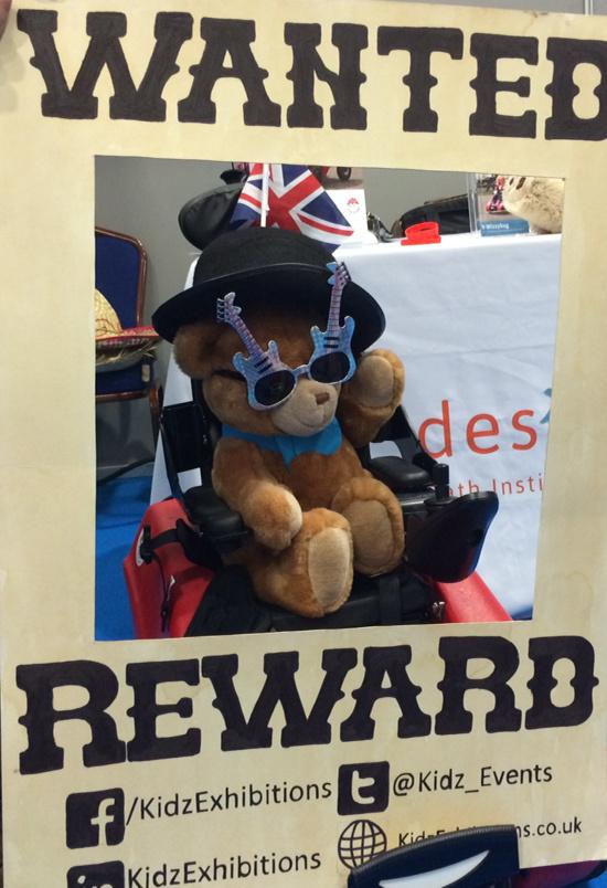 DesignabilityUK's tweet photo. #wizzybug and ted are loving the #selfie #photobooth @Kidz_Events #KIM2015 π @RicohArena http://t.co/pSE6wRRQiG