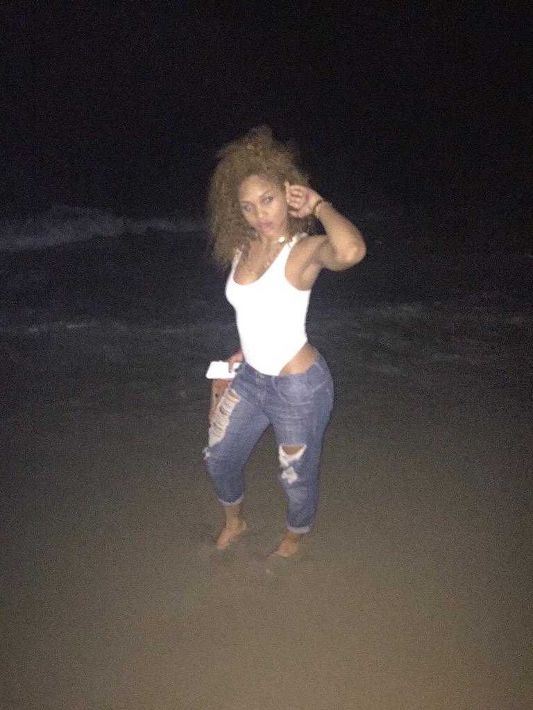 beleaux's tweet photo. Let's get lost 🌊🌊🌊 http://t.co/Ws8FGlCs3G
