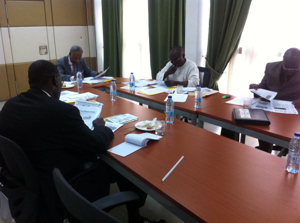 MincomCameroun's tweet image. #MINCOM et #MINFOF, réunion de synthèse d'évaluation des articles de Cyberjournalisme et presse écrite concours FORMA