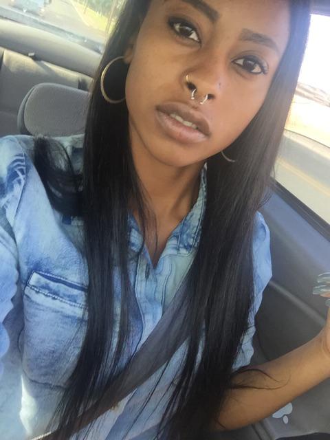 fullOFtaylors's tweet photo. @BitxhimMAINE I gotta straighten it after I leave court http://t.co/bUNIOJ02Fa