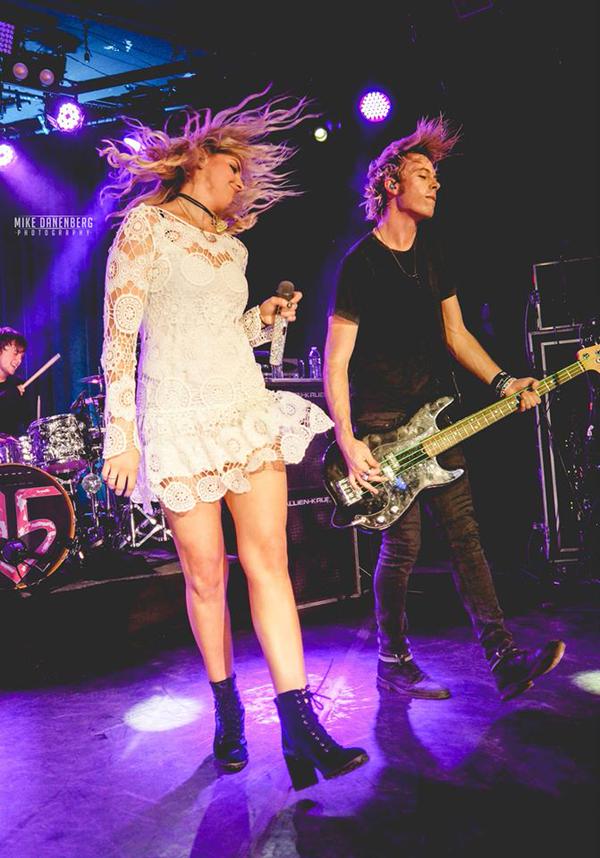 R5Latvia's tweet photo. RT if you want @officialR5 to win this nomination @rydelR5 
I vote for #R5 “Smile” #SoHappy @radiodisney http://t.co/4NhAmuSuLO
