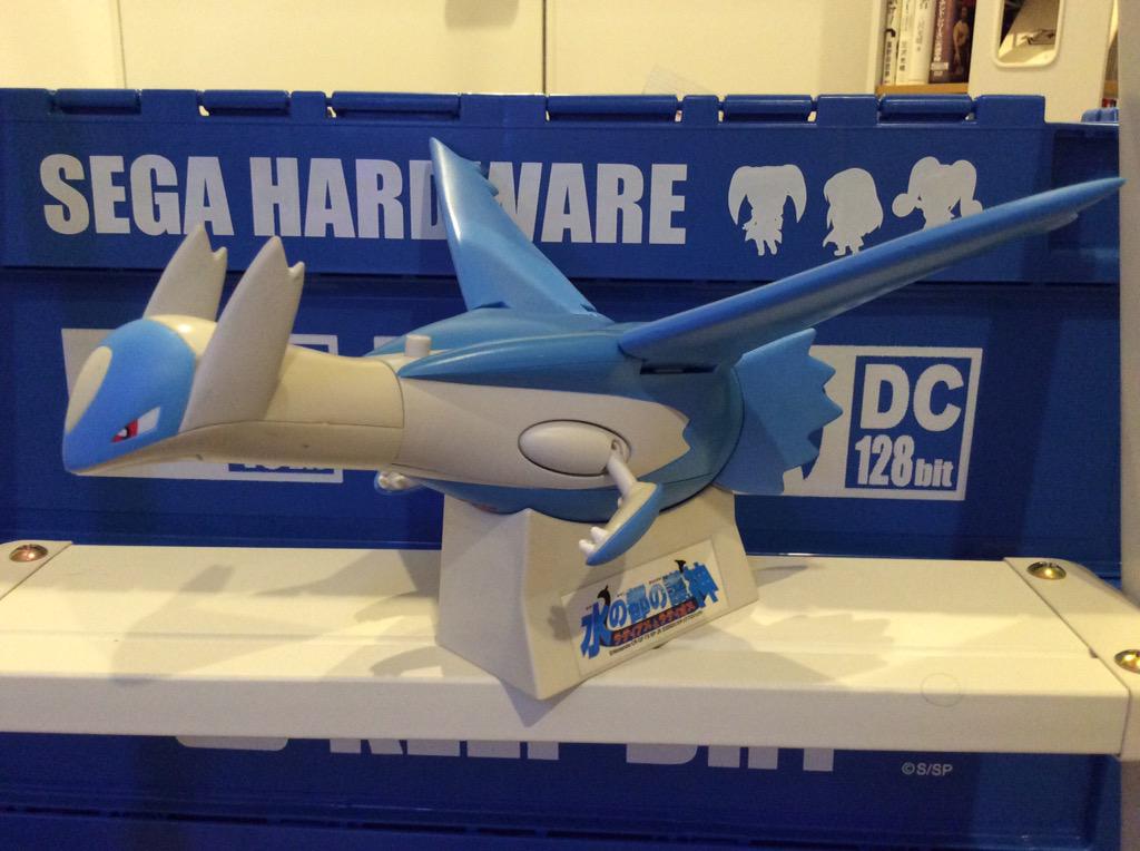 設定通り腕が収納できる素敵ラティオスのおもちゃ