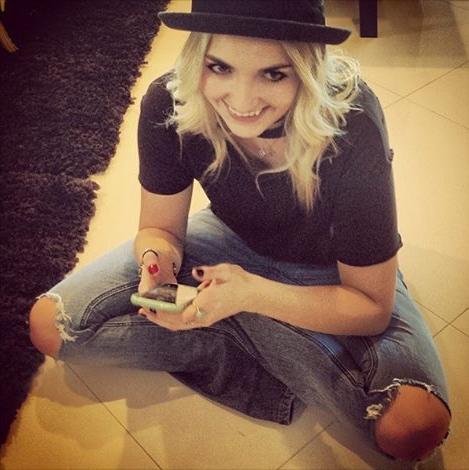 R5Latvia's tweet photo. RT if you want @officialR5 to win this nomination @rydelR5 
I vote for #R5 “Smile” #SoHappy @radiodisney http://t.co/4NhAmuSuLO
