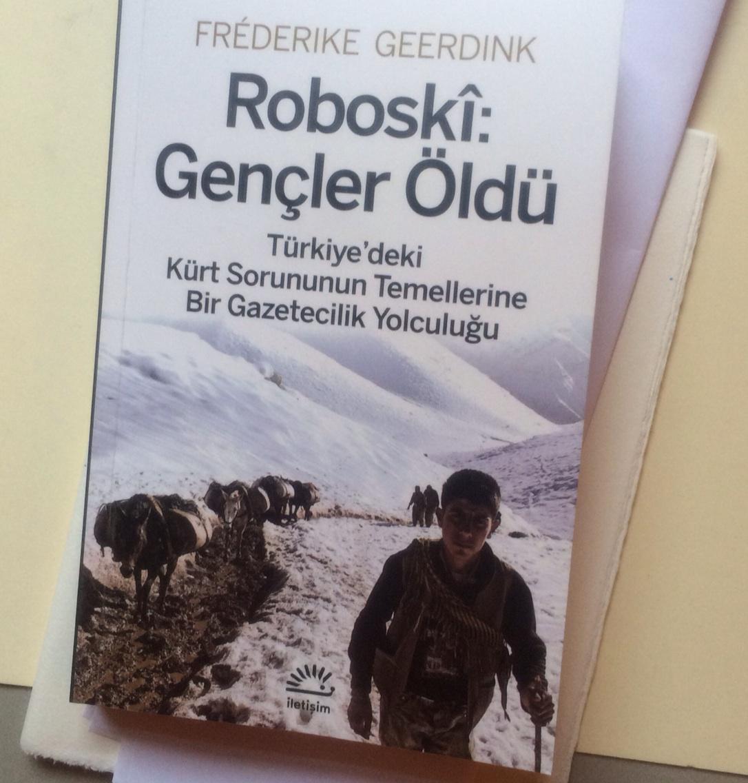 nazimdikbas's tweet photo. Objektif, tutkulu, sorgulayıcı: @fgeerdink'in Roboskî: Gençler Öldü'sünü, #Roboski #Bejuh #Zeviya'yı okuyun http://t.co/E4Ma83KmBm
