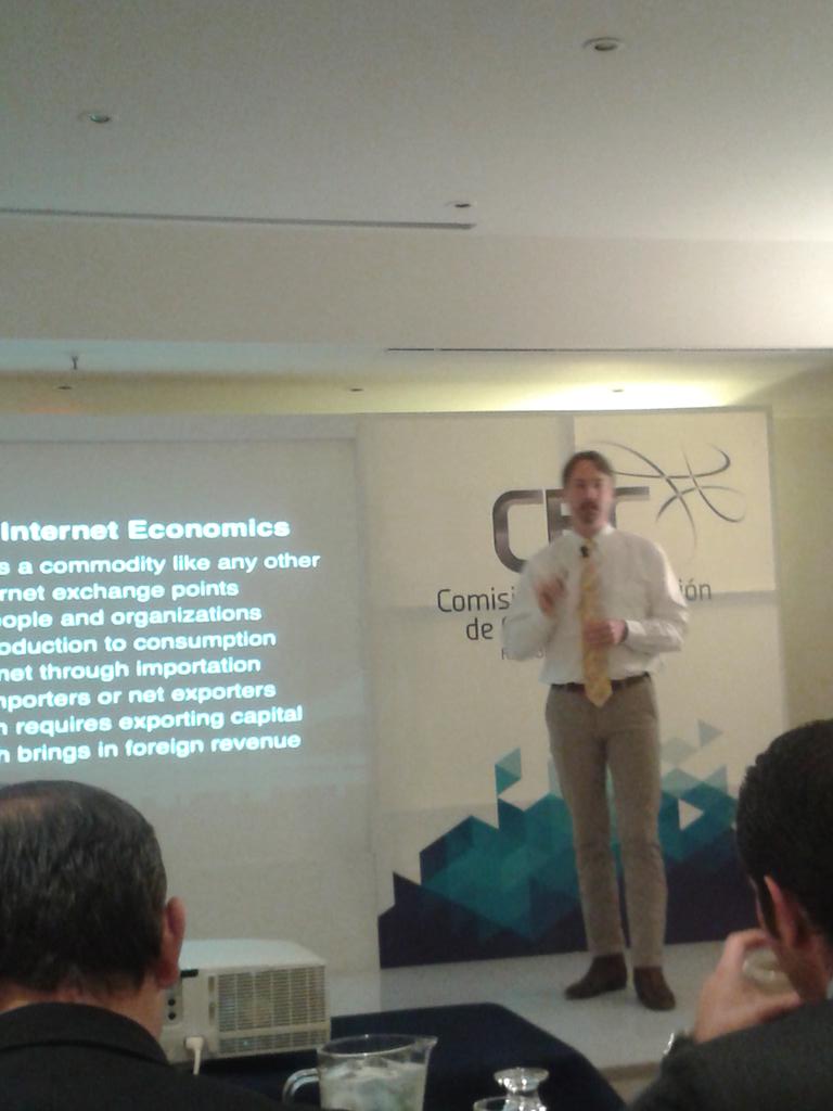 amifrias's tweet image. Bill Woodcock, Director Packet Clearing House, en #ForoIXP de @CRCCol. Experiencias internacionales de interconexión