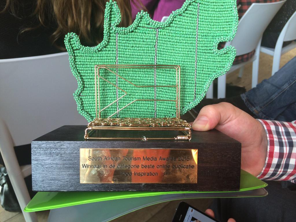 Gewonnen! Congrats <a href="/SusanKoenders/">Susan Koenders</a> &amp; <a href="/lukasvlaar/">Lukas Vlaar</a> met de South Africa Tourism Media Award. Trek de bubbels maar open :)