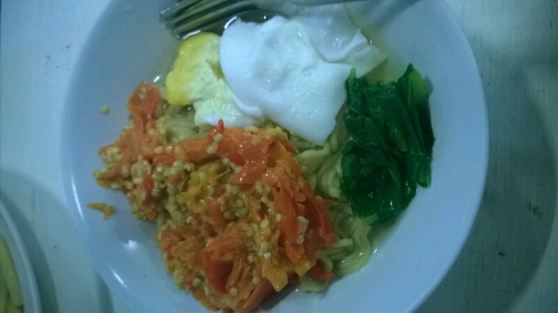 raniwuuul's tweet photo. @aniayya Inih,mie rebus telor cabe2an,dan dipesenin level 4! Hohhh http://t.co/5pXHgbXxcc