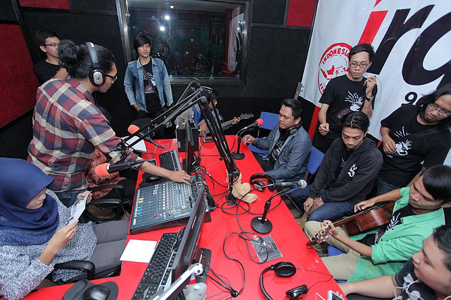 WhiteAliansi's tweet image. Serunya launching kedua "Harmonisasi" bersama @iradioBJM 
#IndonesiaKerenBanget