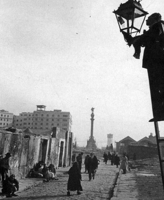 BibianaBallbe's tweet photo. El Raval, 1951. http://t.co/towEhqSvZJ