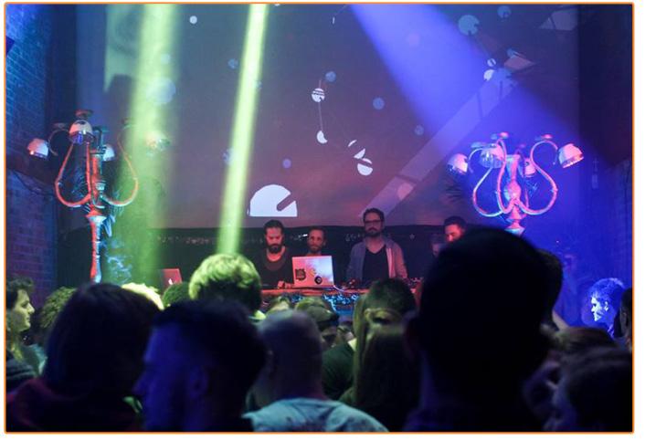 lichtproduktiv's tweet photo. #prolyte #ProlyteDE #elationPro_Eu @ElationPro Das Palim Palim Festival und alle Produkten: http://t.co/mstOf394UG http://t.co/S0wvWxkGfY