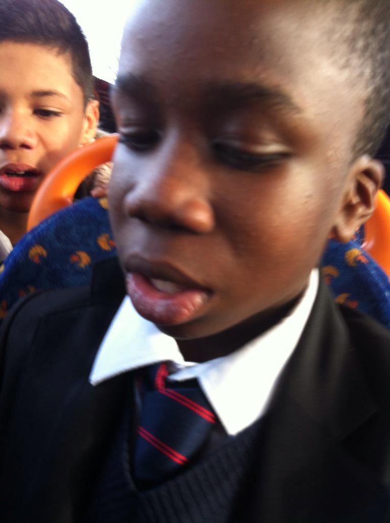 DelocoTeam's tweet photo. Got back from school nealy having 2 after schools bare jokes 'coming back to see this knob head' http://t.co/D0BwnbFn8C