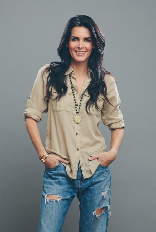 AngieH_Pics's tweet photo. Love this pic! 💕😘 @Angie_Harmon http://t.co/Unwni9aHx3