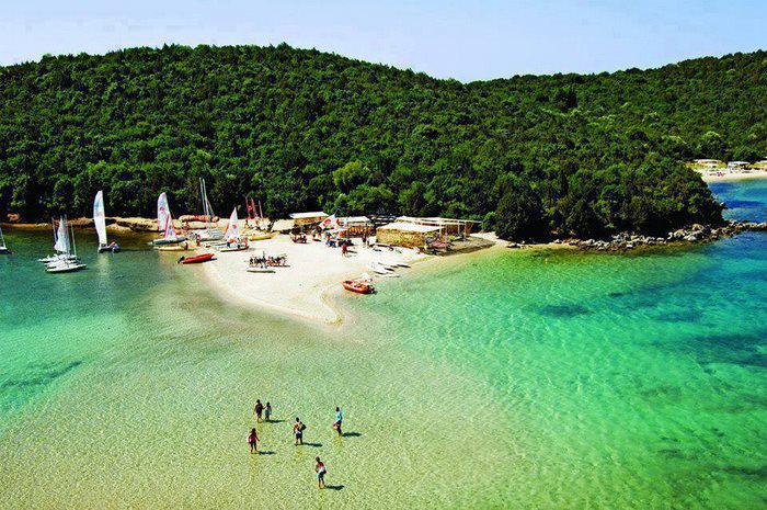 GREEK_HOLIDAYS_'s tweet photo. Indeed this is located in #Greece #Sybota http://t.co/q8lAdxqING