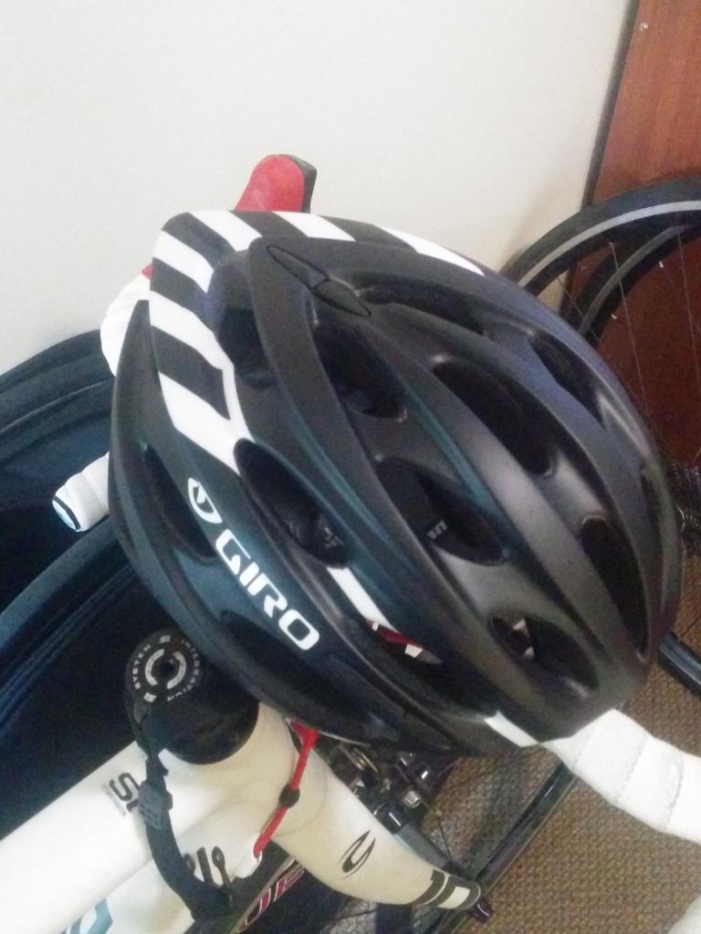 bca6598's tweet photo. Second new helmet this year.
I'm just glad they keep doing their jobs.
#eccc4life #allornothing @RIT_Cycling http://t.co/I1do11tryC