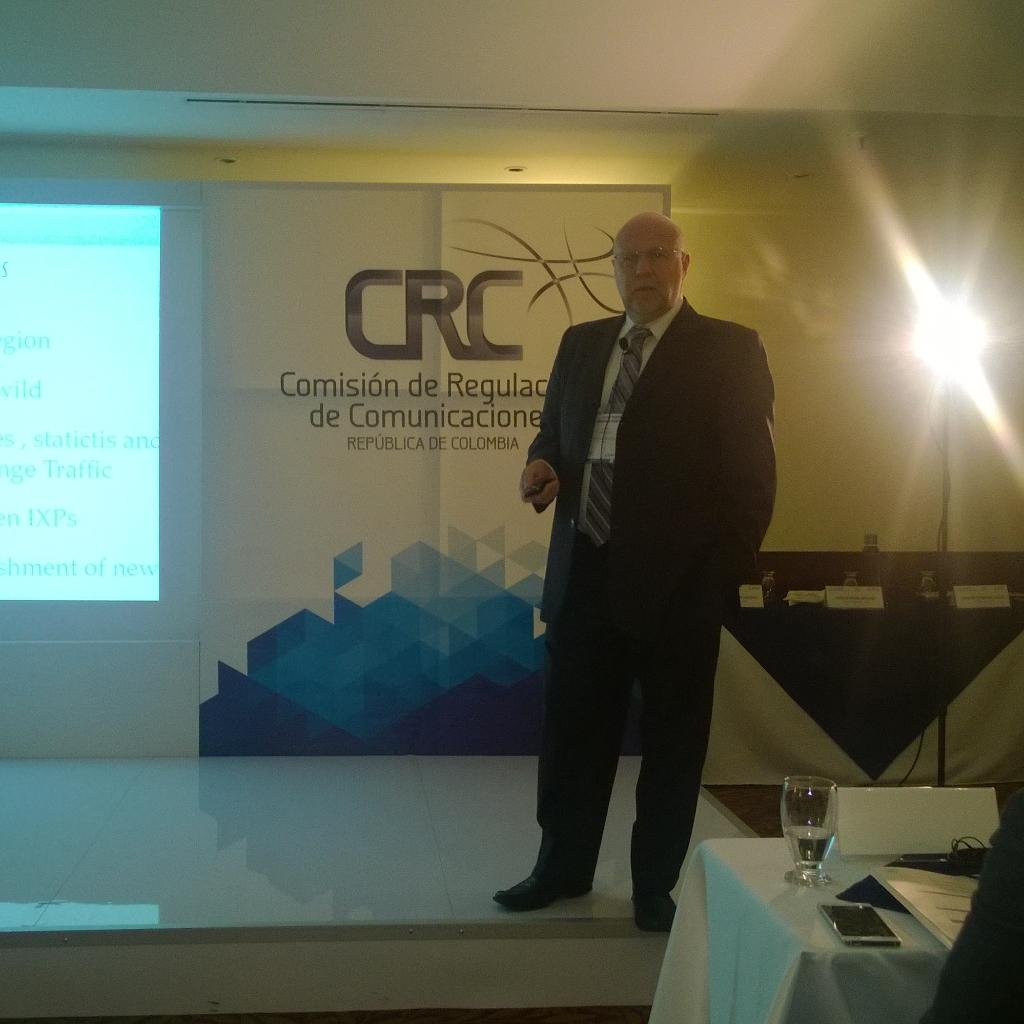 CRCCol's tweet image. Ariel Graizer, Presidente de LAC-IX presente en el #ForoIXP @CRCCol